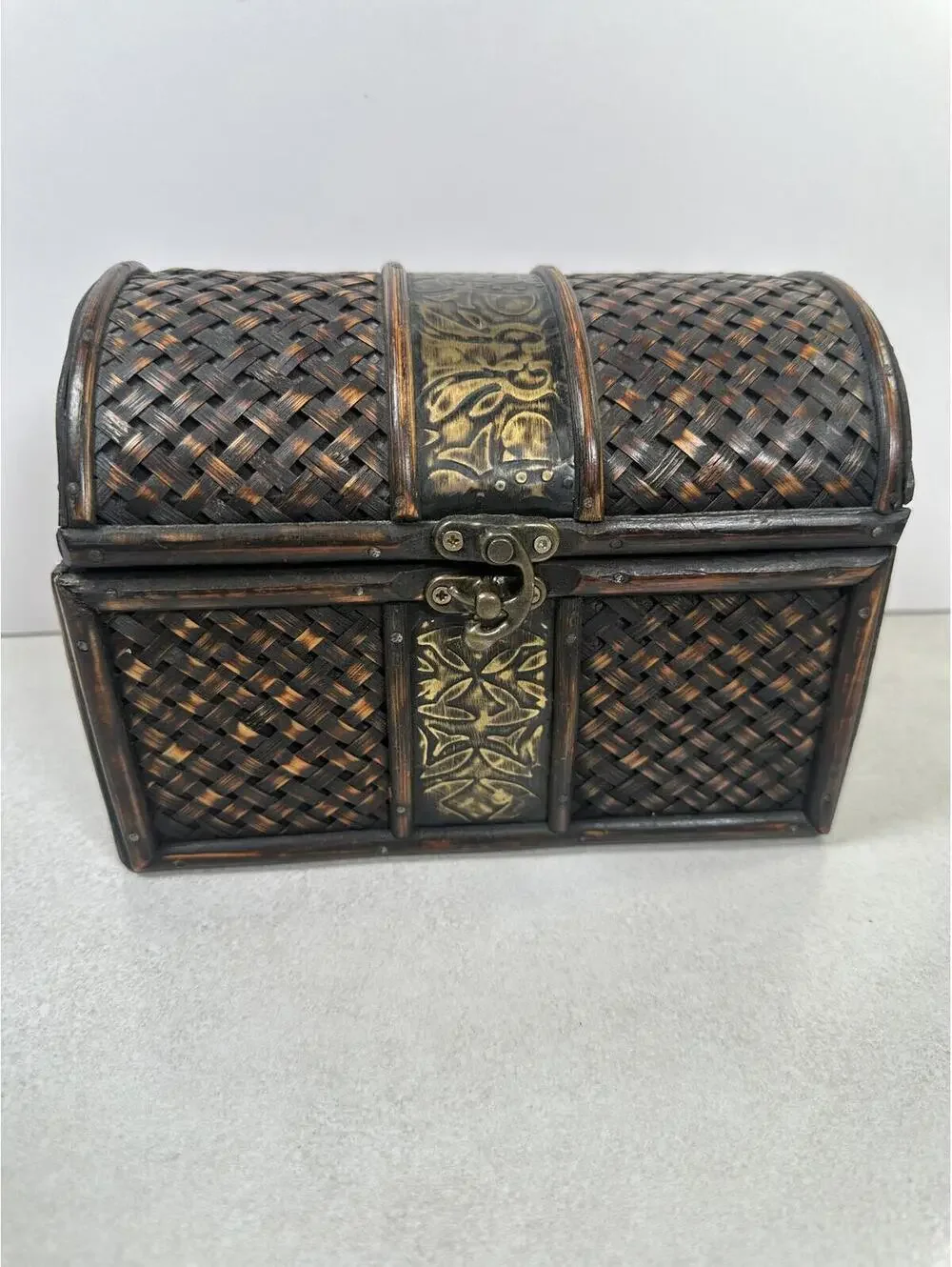 Small Brown Rattan Woven Wood Accent Chest Brass Latch Rustic Home Decor